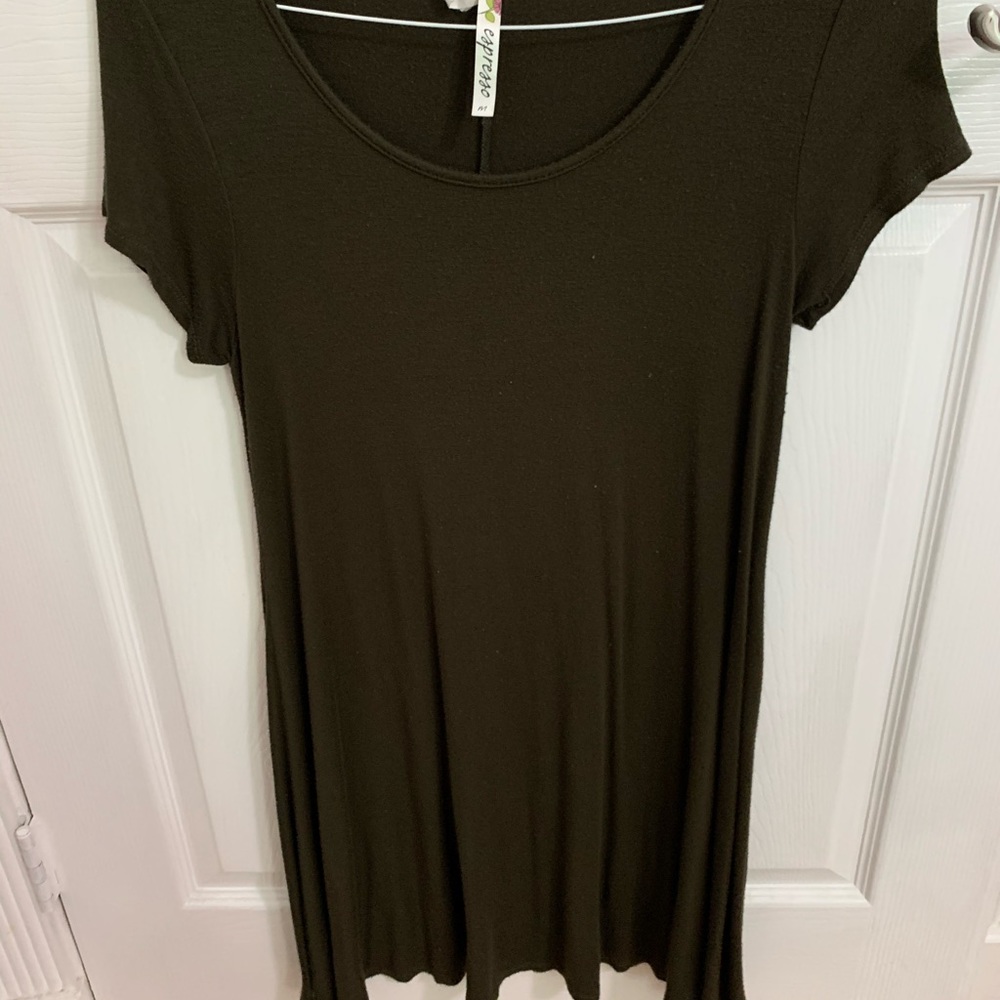 Dresses - Picture 2 of 2